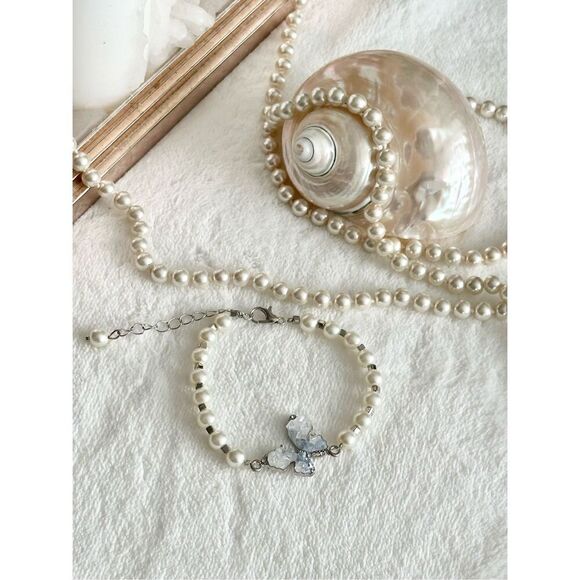Light blue butterfly faux pearl bracelet ￼ - Picture 7 of 7
